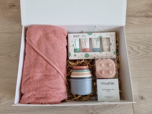 cadeaubox roze d kraamcadeau Naïf en Mushie