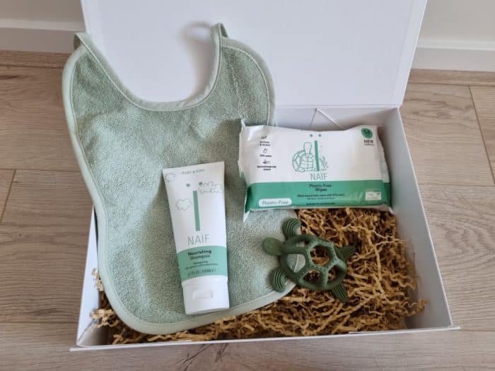 cadeaubox kraamcadeau groen met Naïf A